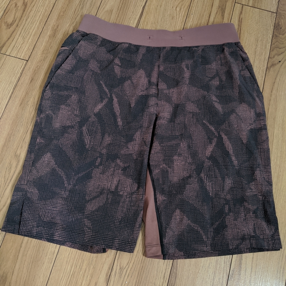 Lululemon 2019 T.H.E short 11"  linerless - Picture 3 of 8